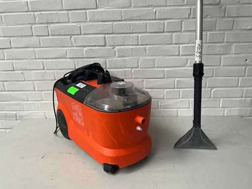 Kärcher Puzzi 10/1 Washing Vacuum Cleaner