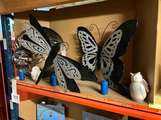 Various wall decoration (4x) and gift items