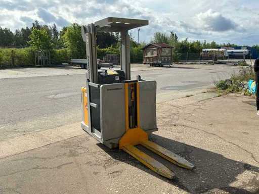 2016 JUNGHEINRICH EKS110 Elektrischer Kommissionierer