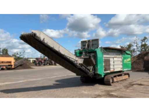 f862d0ea-ae93-4d1a-9553-cec5eb2d9fcd.mp4