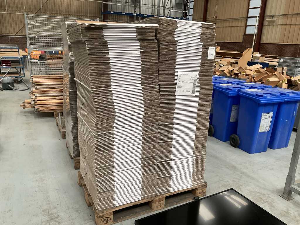 Lot de cutii de carton (aprox. 270 bucăți)