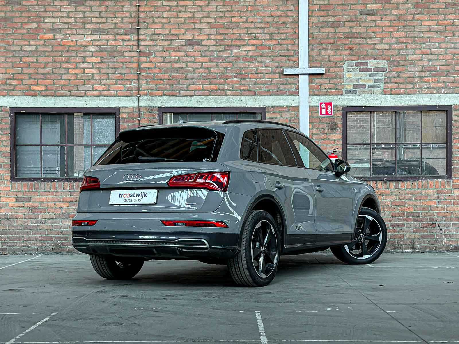 Audi Q5 2.0 TFSI Quattro Sport S Line Black Edition 252pk 2018 (Origineel-NL + 1e Eigenaar), TT-931-B