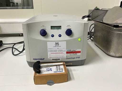 EPPENDORF 5702 Zentrifuge