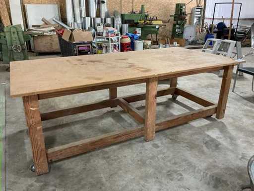 Mobiele houten werktafel