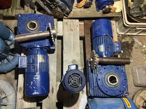 Elektromotor (3x) Flender 0.4kW en Bauknecht 0.8kW