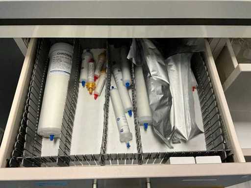 Glassware and consumables set