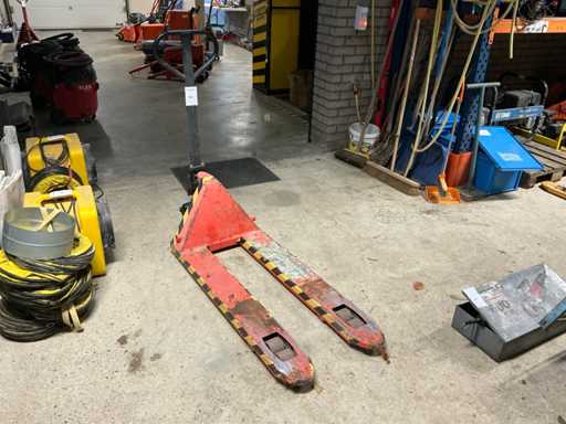 Hand hydraulic pallet truck