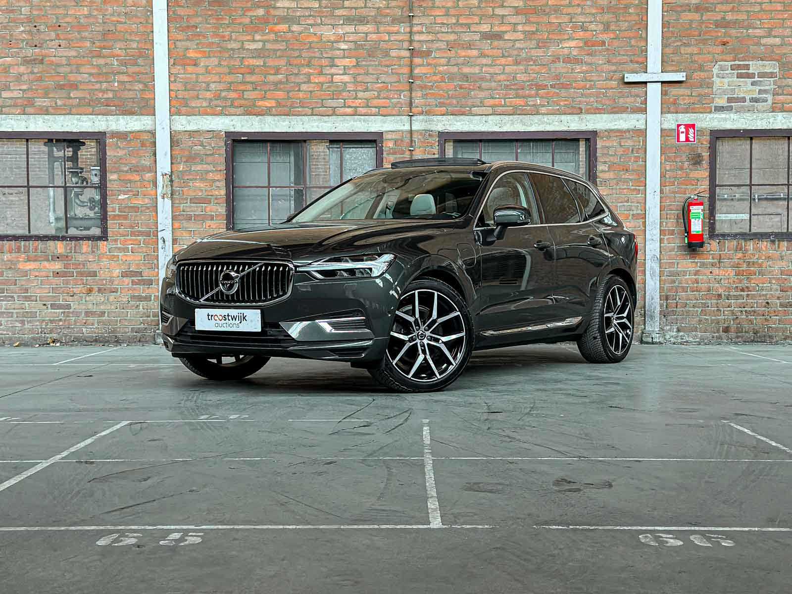 Volvo XC60 2.0 T8 Twin Engine AWD Inscription R-Design 303pk 2019, R-244-TZ