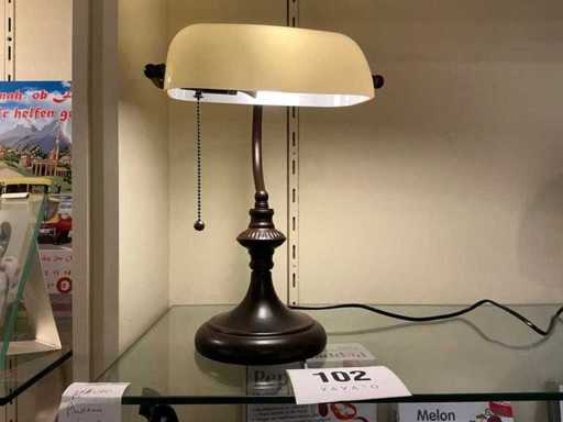 Desk lamp
