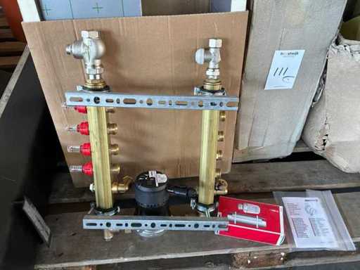 Armstrong Vloerverwarming verdeler-set met pomp (4x)