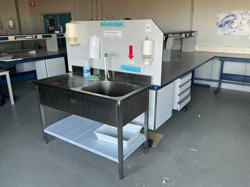 Laboratory workstation