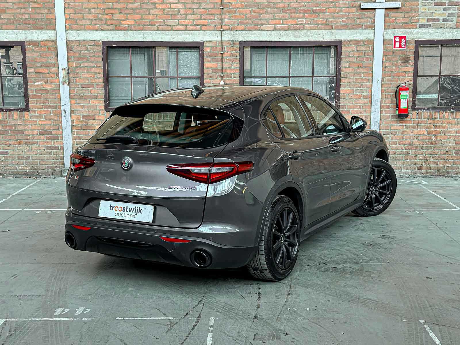 Alfa Romeo Stelvio 2.0 T AWD Super 200pk 2018 (Origineel-NL), RT-553-H