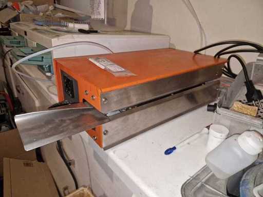 Soudeuse de table Howa - Divers équipements médicaux