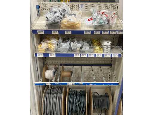 Série de divers adaptateurs PVC et câbles de terre