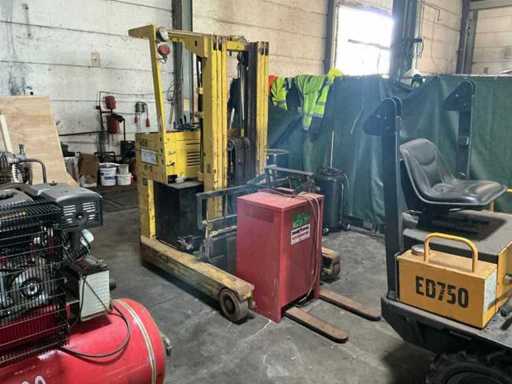Nissan VHR01 Reach truck
