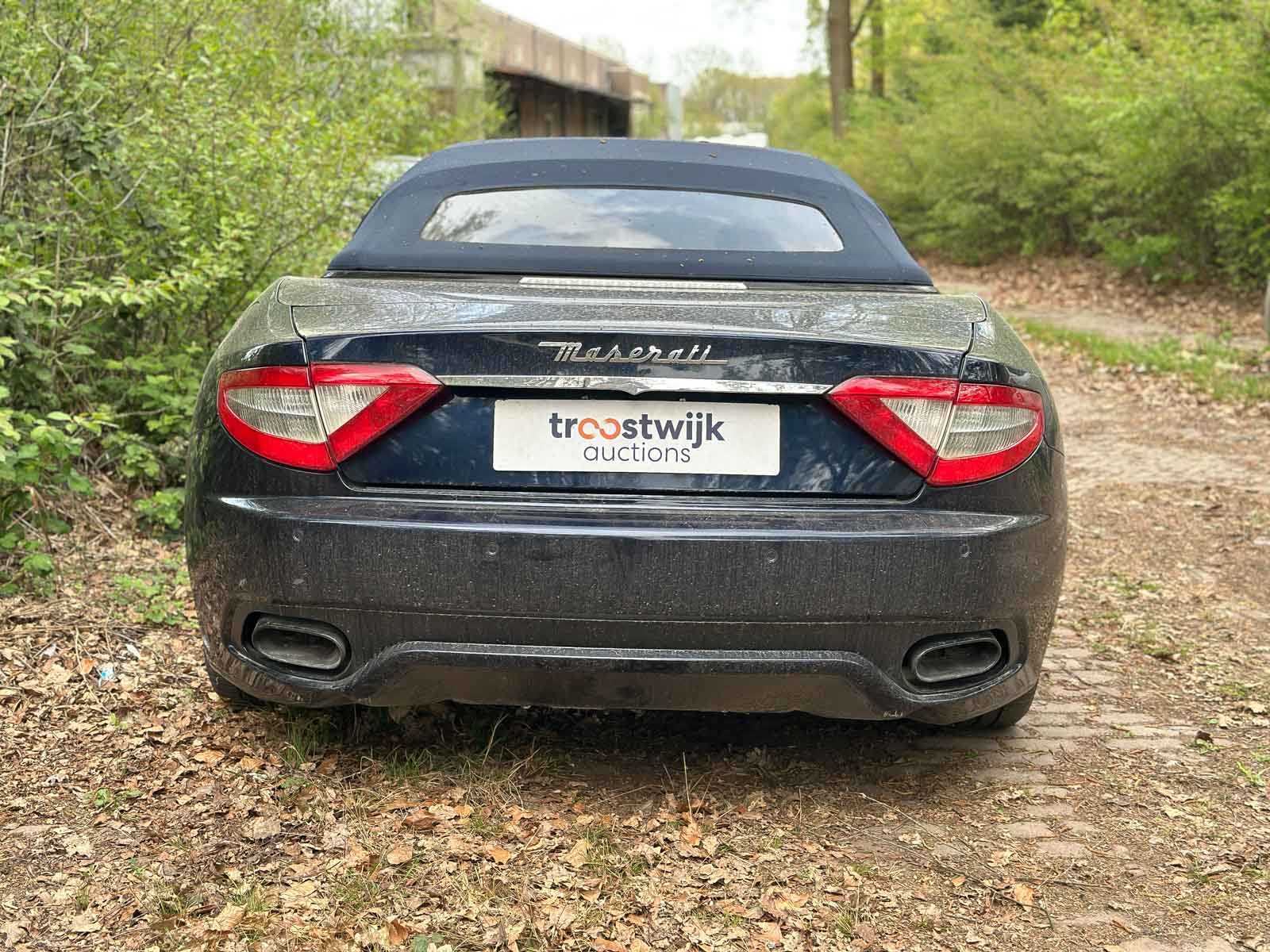 Maserati GranCabrio 4.7 V8 MC line 440pk 2012