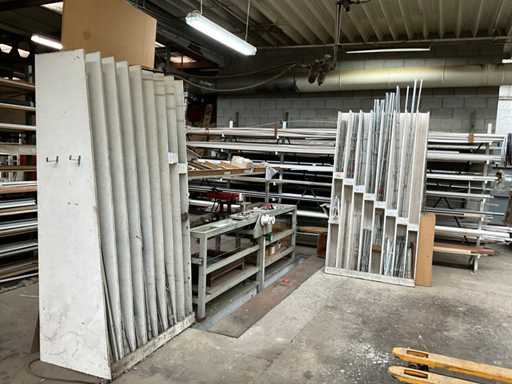 Lote de varios herrajes para puertas