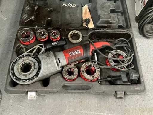 Machine à fileter Ridgid 690-I à réparer
