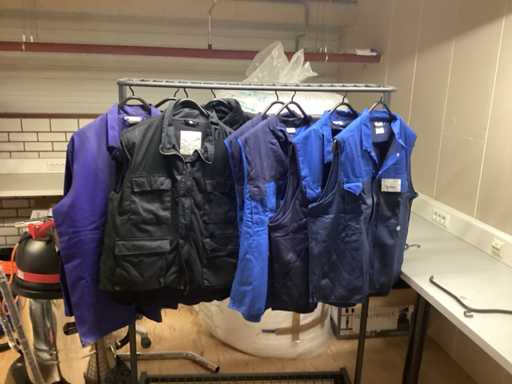 Various work jackets and body warmers (8x)