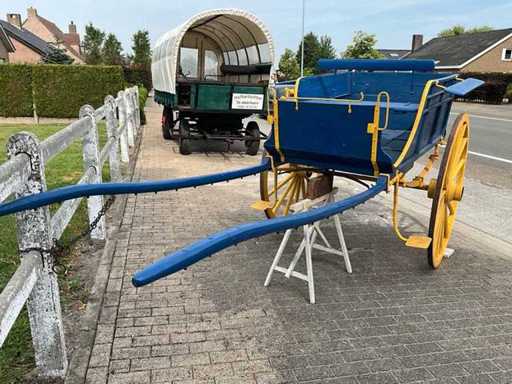 Horse carriage