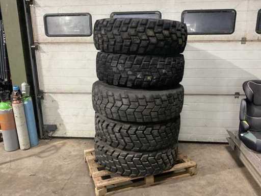 Pneus Michelin 12,5-20, jante avec jante (5x)