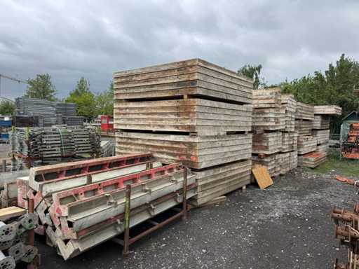 Mammut Classic Meva Mammut wall formwork – 507 m² complete system – steel frame with accessories (corners, brackets, railings, locks) – cleaned & tested