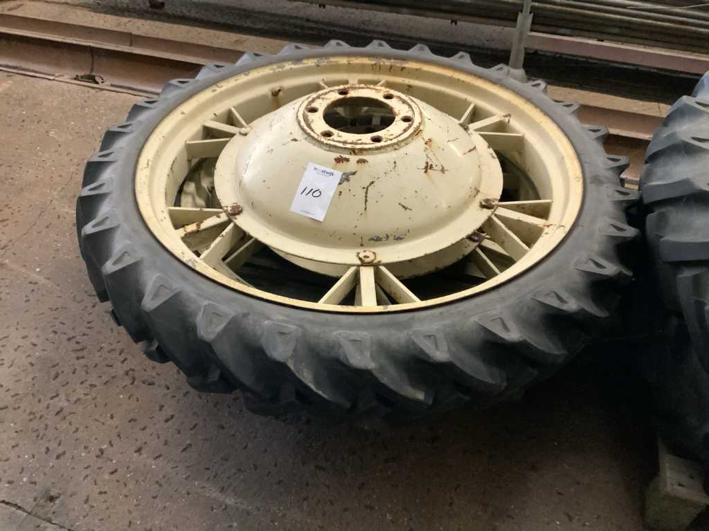 Culture tyre with rim (2x)