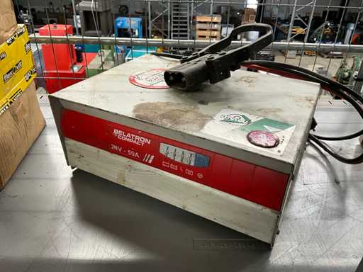 Belatron Compact 24V-50A Acculader