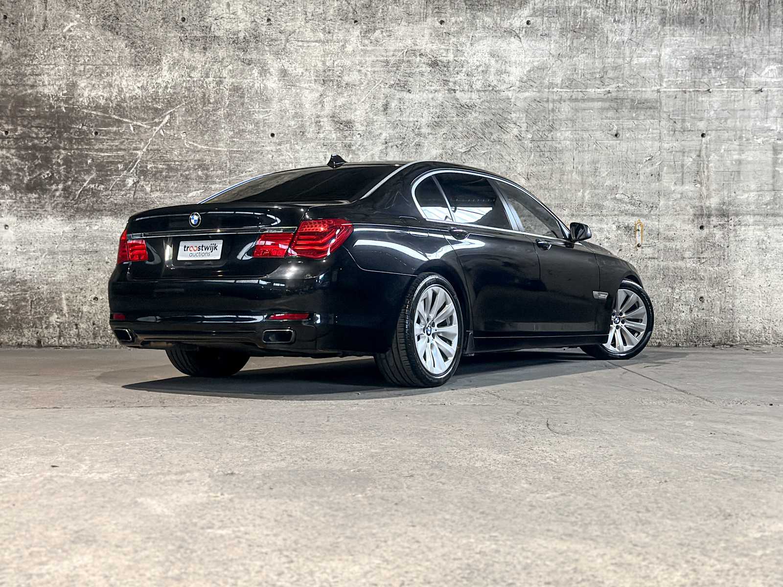 BMW ActiveHybrid7 F04 4.4 V8 465pk 2010