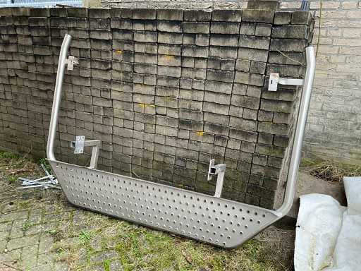 Mercedes-Benz Sprinter cu treaptă spate