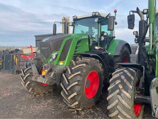 Fendt 826 Vario Agricultural tractor 4WD