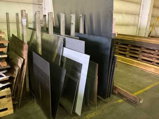 Batch of various metal sheet remnants
