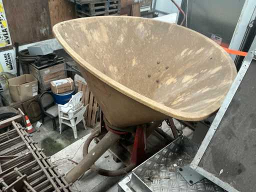 Cocon Fertilizer Spreader