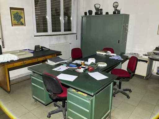 Single lot: assortment of furniture and office elements