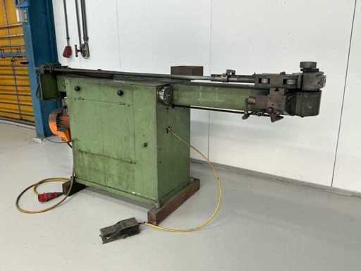 Bending machine