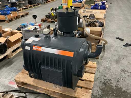 Busch R5 RA 0400 Vacuum Pump