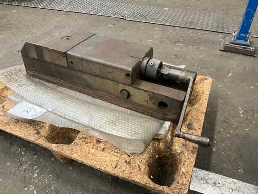Machine clamp