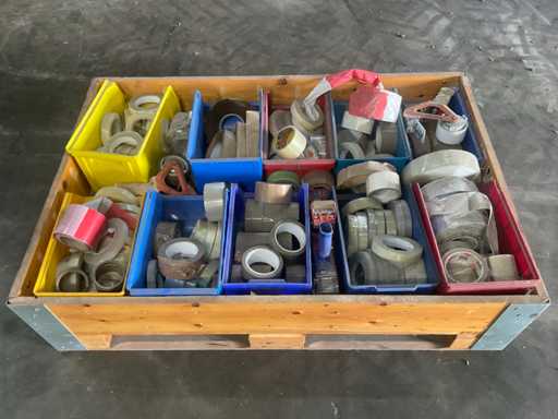 Verschiedene Arten und Größen von Klebeband