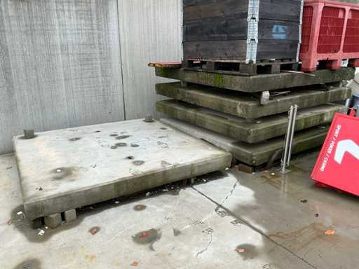 Heavy concrete blocks (5x)