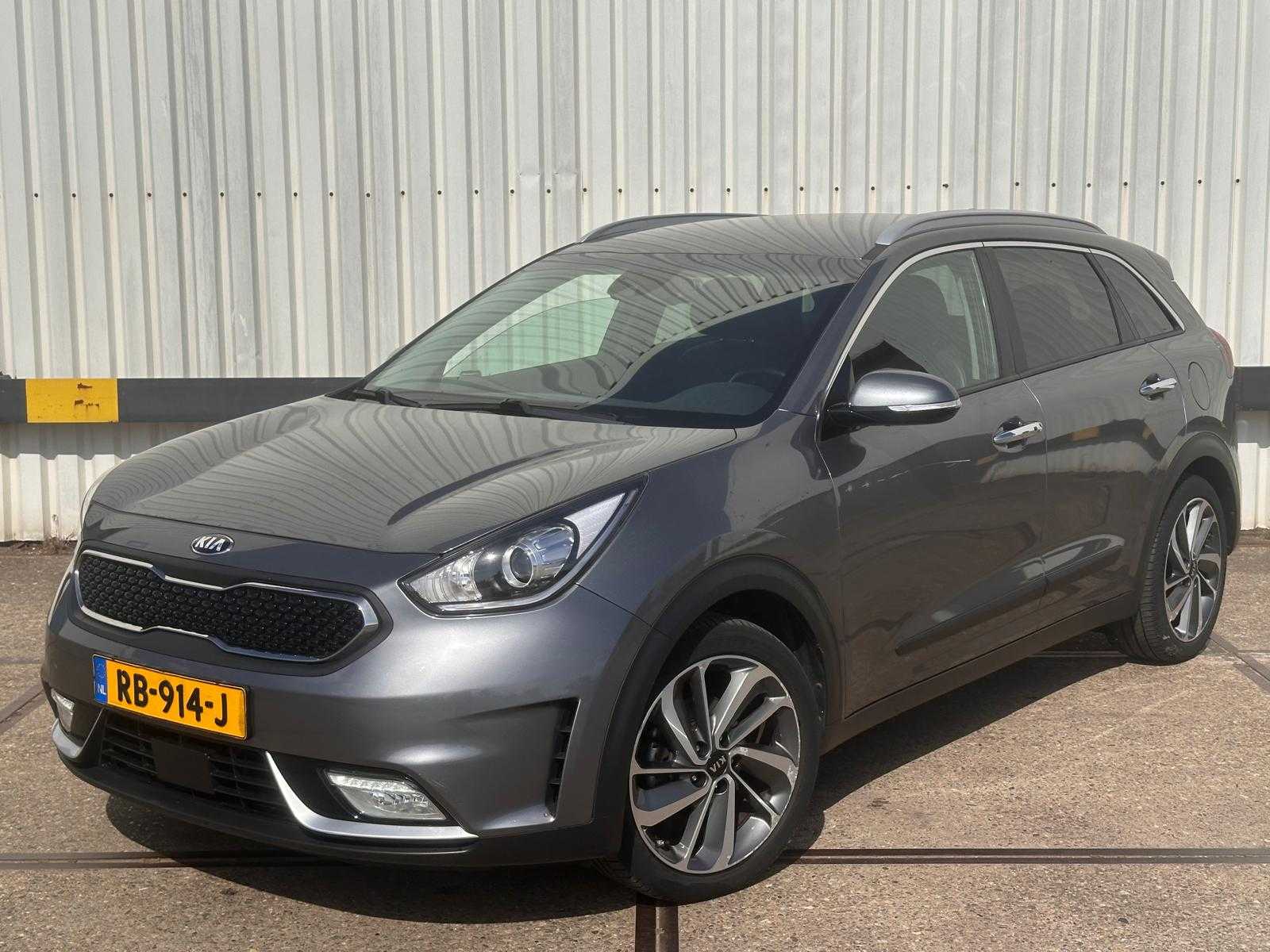 Kia Niro 1.6 GDi Hybrid ExecutiveLine Automatic; RB-914-J