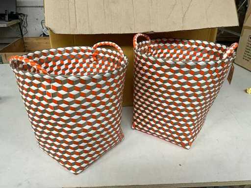 Fair Trade mand graphic oranje/wit plastic +/- Ø36 x 35 cm hoog (54x)