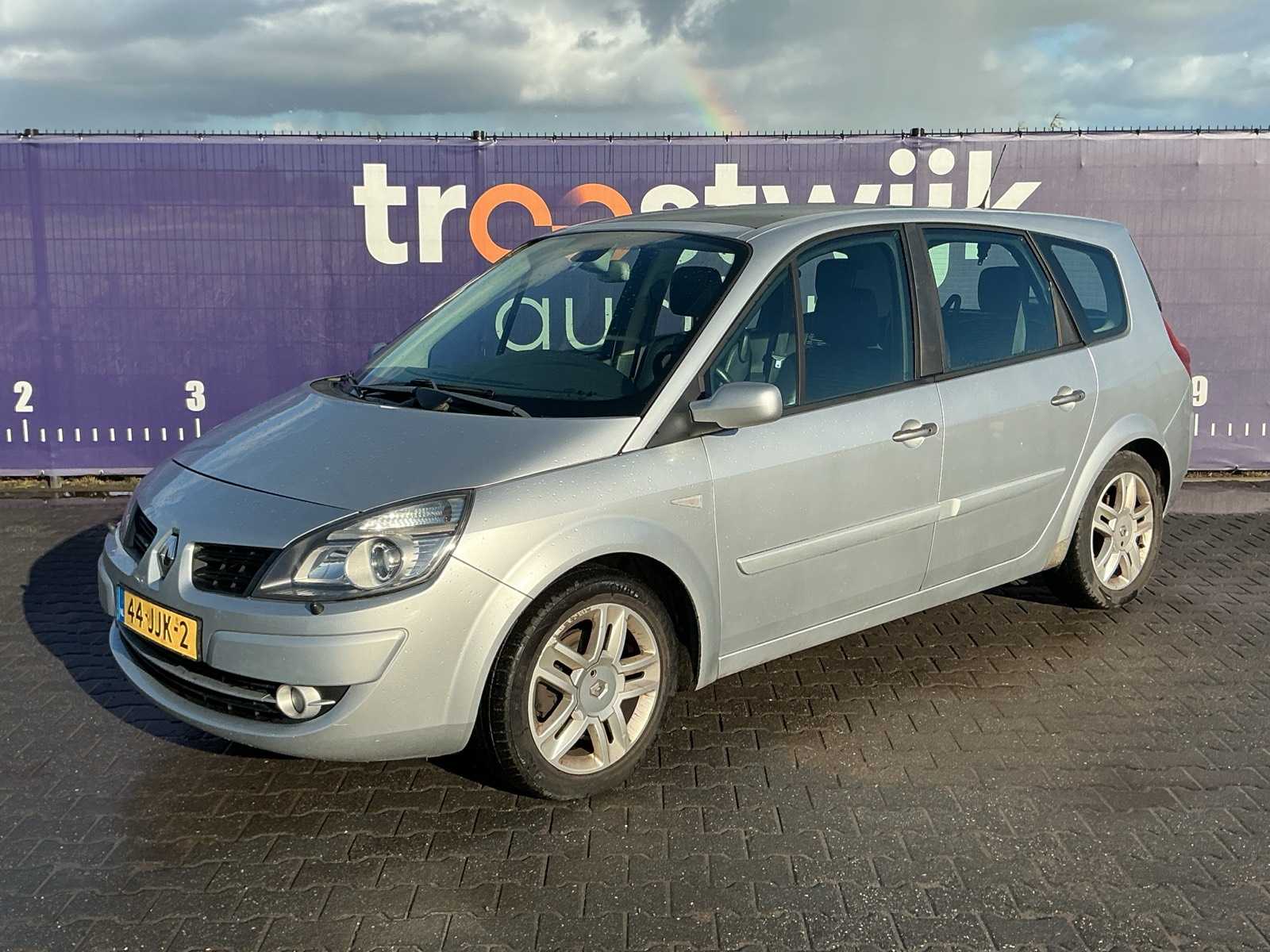 2009 – Renault – Grand Scénic – 2.0-16V Tech Line – Car