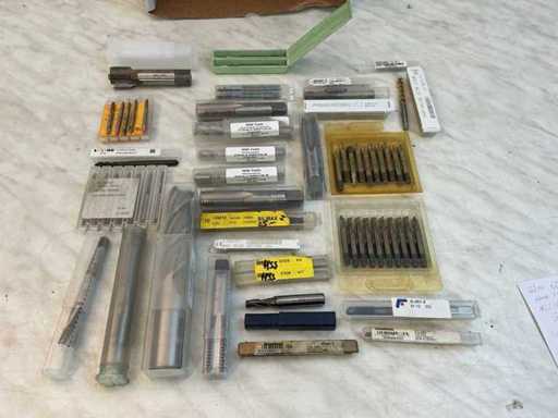 HSS/E End Mills/Taps, unused (80x)