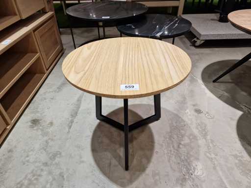 Table basse en teck diamant Modena Dia 50 cm naturelle avec pieds noirs