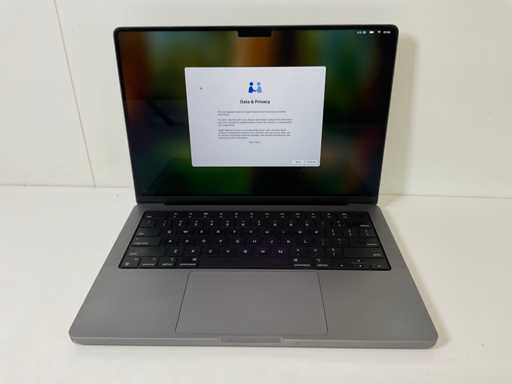 Apple MacBook Pro 14", Apple M1 Pro, 16GB RAM, 512GB NVMe Laptop