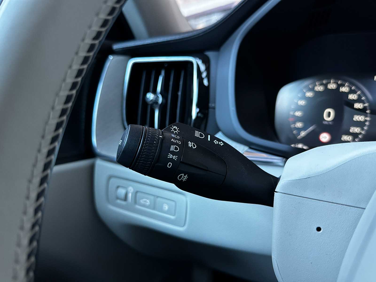 Volvo XC60 2.0 T8 Twin Engine AWD Inscription R-Design 303pk 2019, R-244-TZ