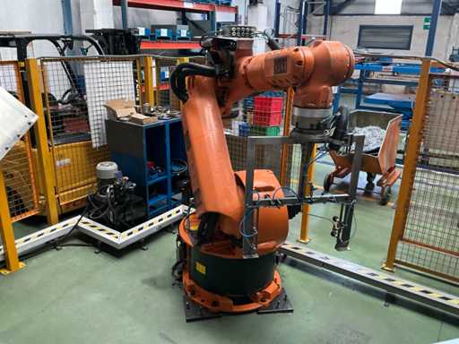 Robot industrial KUKA KR 125 de 2001