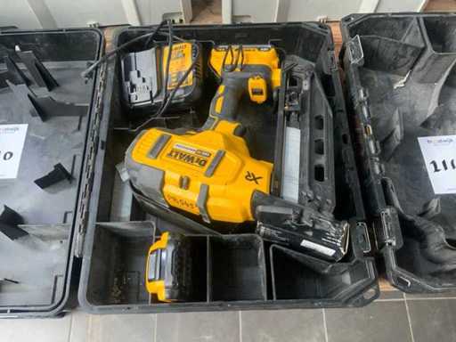 La pistola a chiodi Walt DCN660 tipo 2 Battery