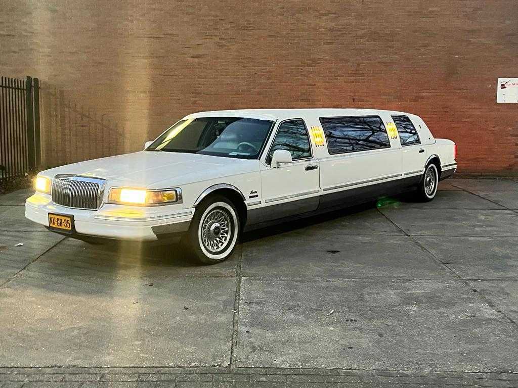 Lincoln Town Car 4.6 Signature Limo Automaat, NX-GB-35