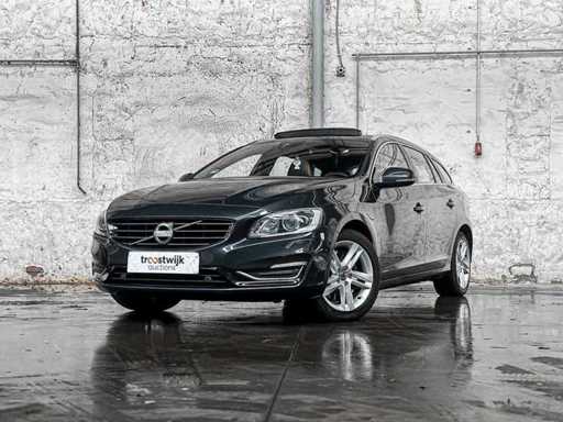 Volvo V60 2,4 D6 Allradantrieb Pl.i Summ. 215 PS 2014, 3-TLD-47